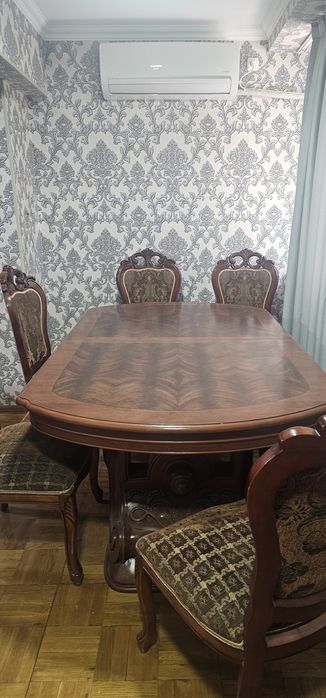 Продам Стол и стулья