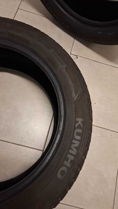 2бр.всесезонни гуми Kumho 235 50 18