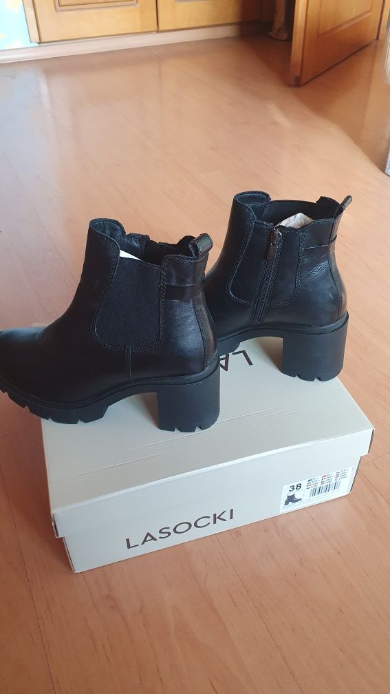 Дамски боти LASOCKI 38 номер