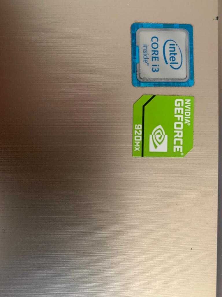 Laptop ASUS 4Gb RAM, Intel Core I3