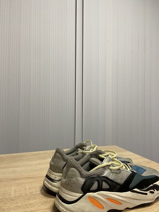 Оригинални Yeezy 700