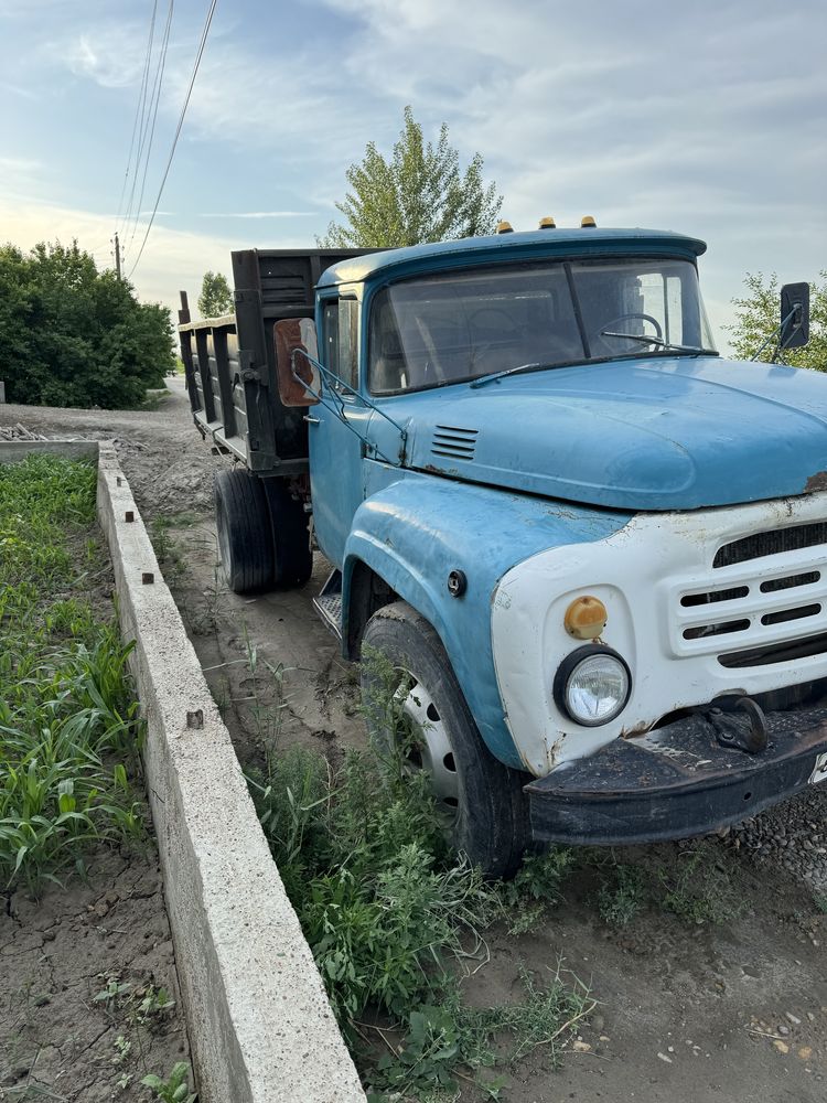 Zil 130 mmz 555 zernavoz