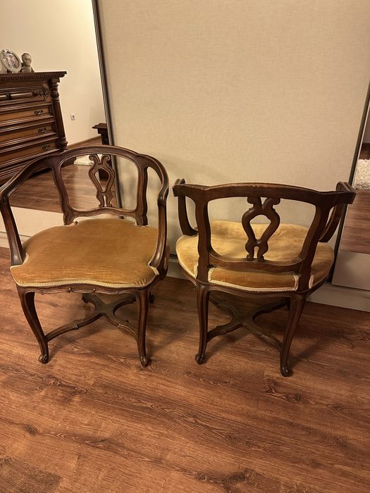 Scaune din lemn masiv