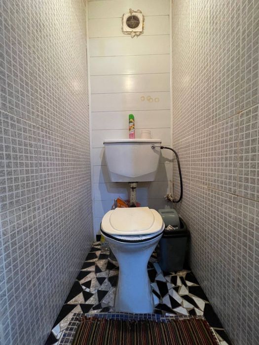 КУЙЛИК 6. бывшая общага 2 х комнатная условия есть