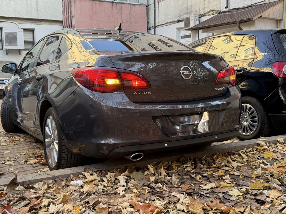 Vand Opel Astra J 2013 1.4 turbo 140cp
