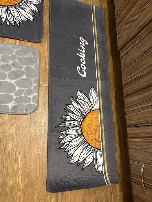 Килимчета два броя за кухня