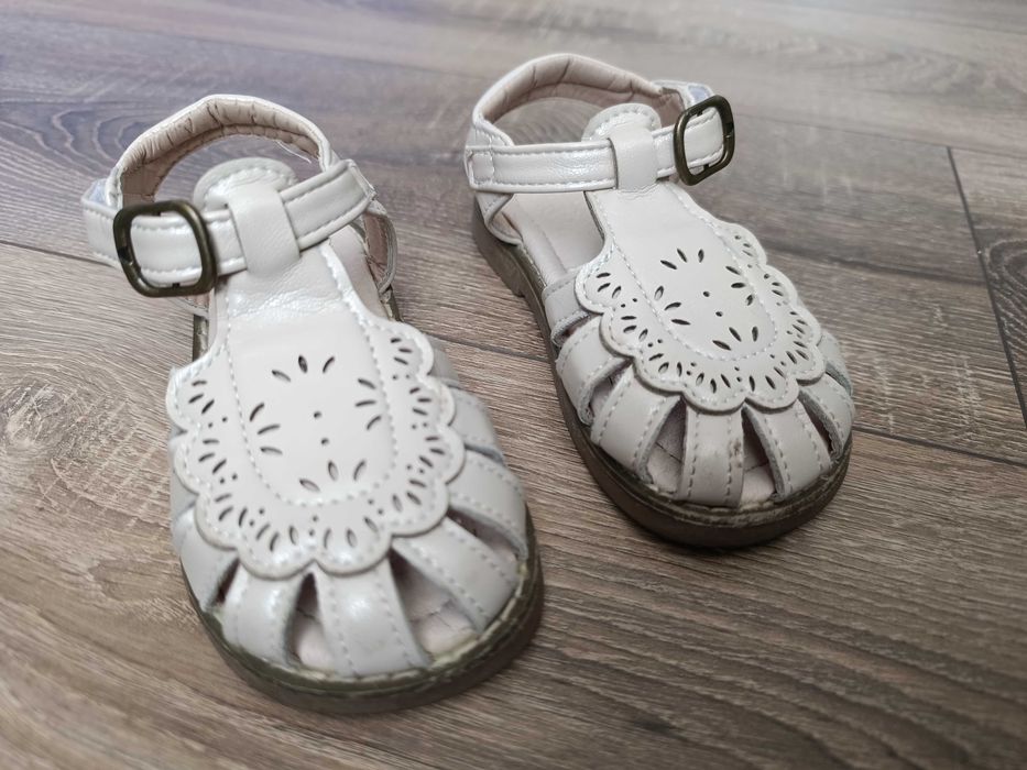 Sandale de piele naturala, pentru fete, marime 25