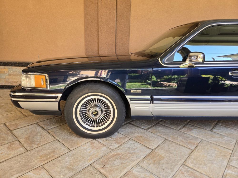 Lincoln town car сотилади lincoln лимузин