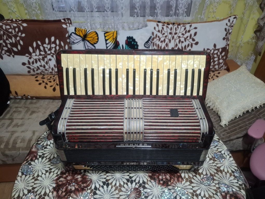 Acordeon Hohner 120
