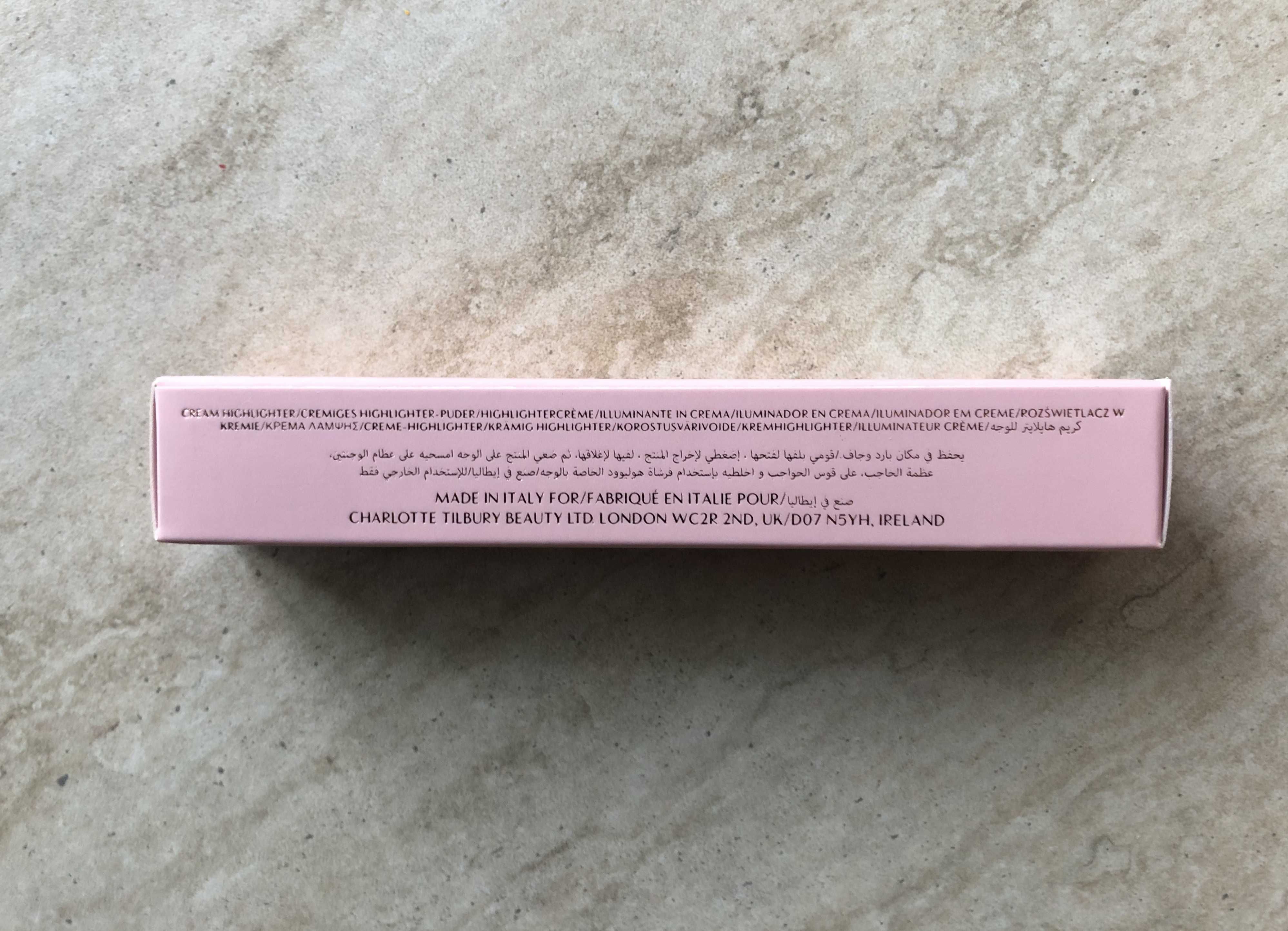 Нов хайлайтър Charlotte Tilbury Beauty Light Wand