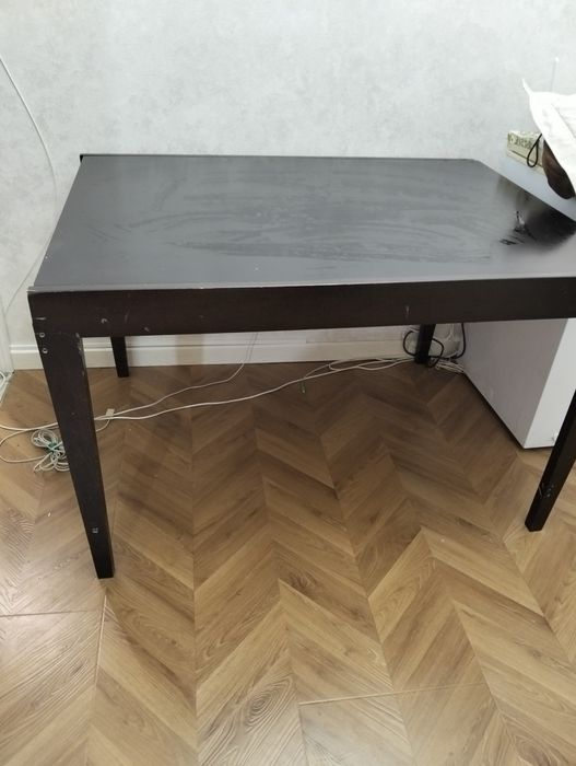 Стол для гостиной