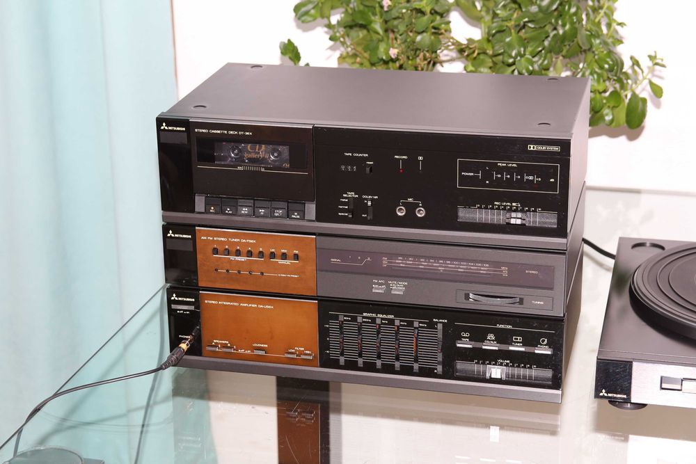 Sistem audio Mitsubishi functional