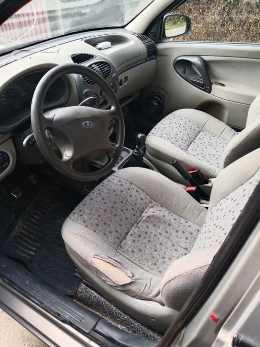 Moshina sotiladi Lada Kalina 11119