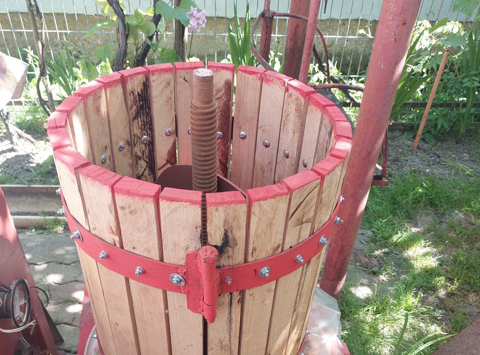 Presa struguri - teasc