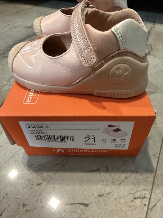 Продавям детски обувки биомеханикс едните са носени 2-3 пъти