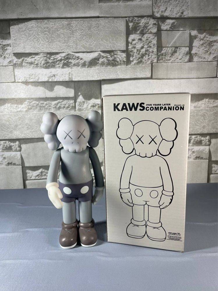 Фигурки KAWS