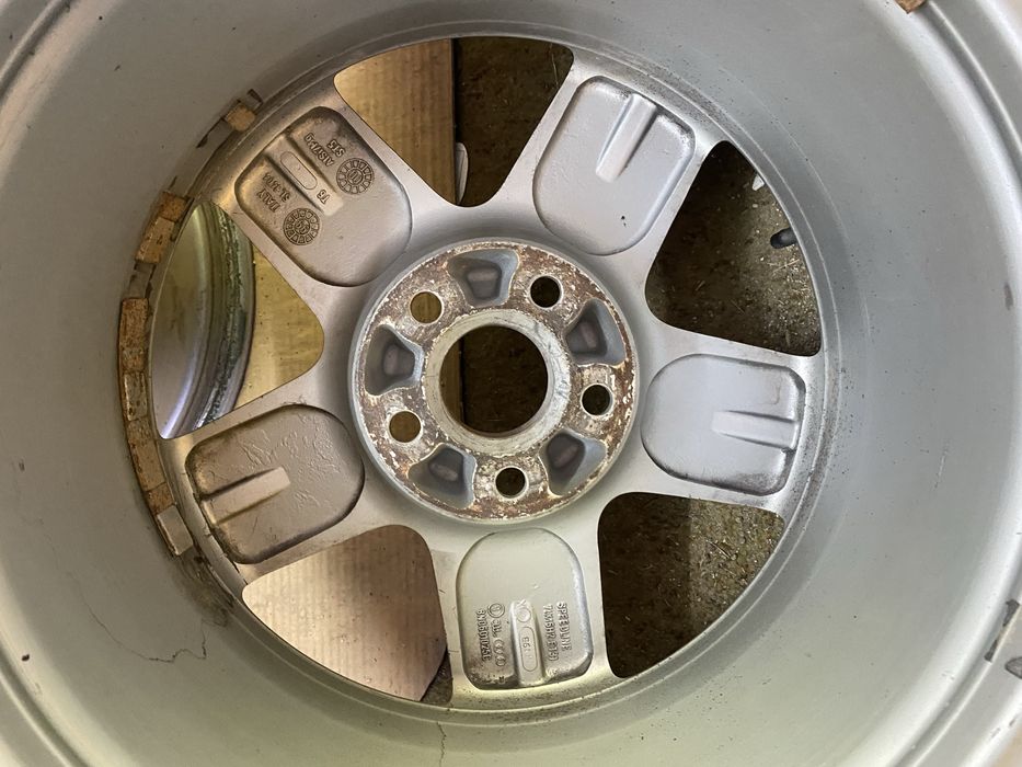 Алуминиеви джанти 5x100 R16 ET31 , GOLF 4 , OCTAVIA 1 и други