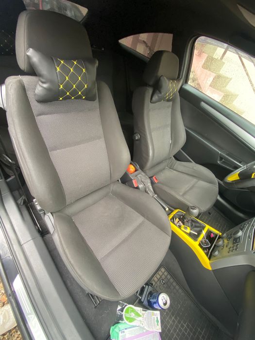 Vand sau dezmembrez opel