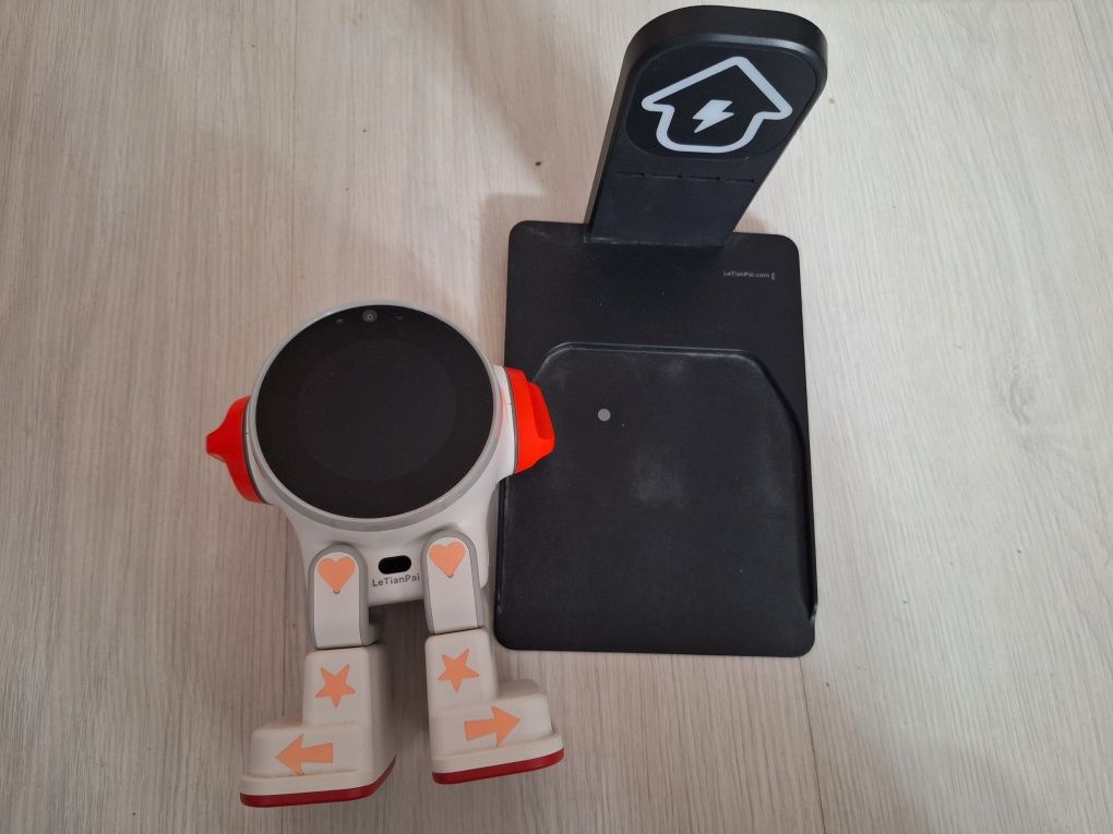 Robot inteligent Rux + Stație de încărcare