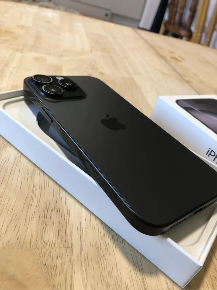 Продавам/Заменям Apple iPhone 16 Pro Max 256GB Black Titanium