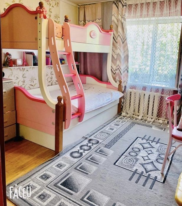 кровать детская двухъярусная