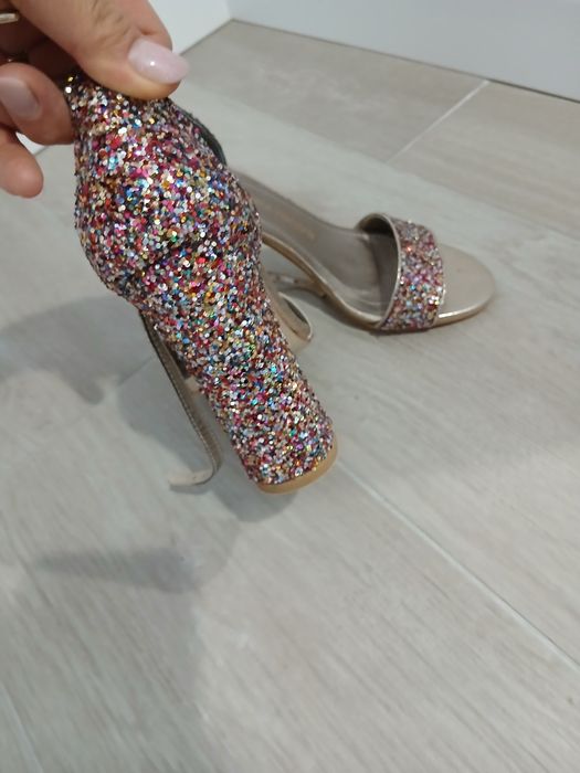 Sandale  nr 36 stare perfecta