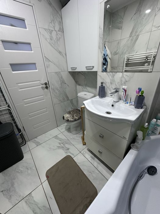 Apartament 2 camere, decomandat, utilat si mobilat, micro 17, Galati