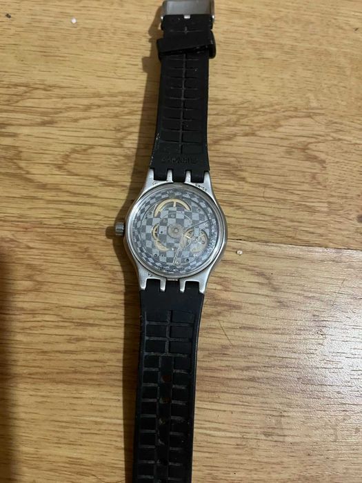 часовник Swatch-автоматичен ,механичен.