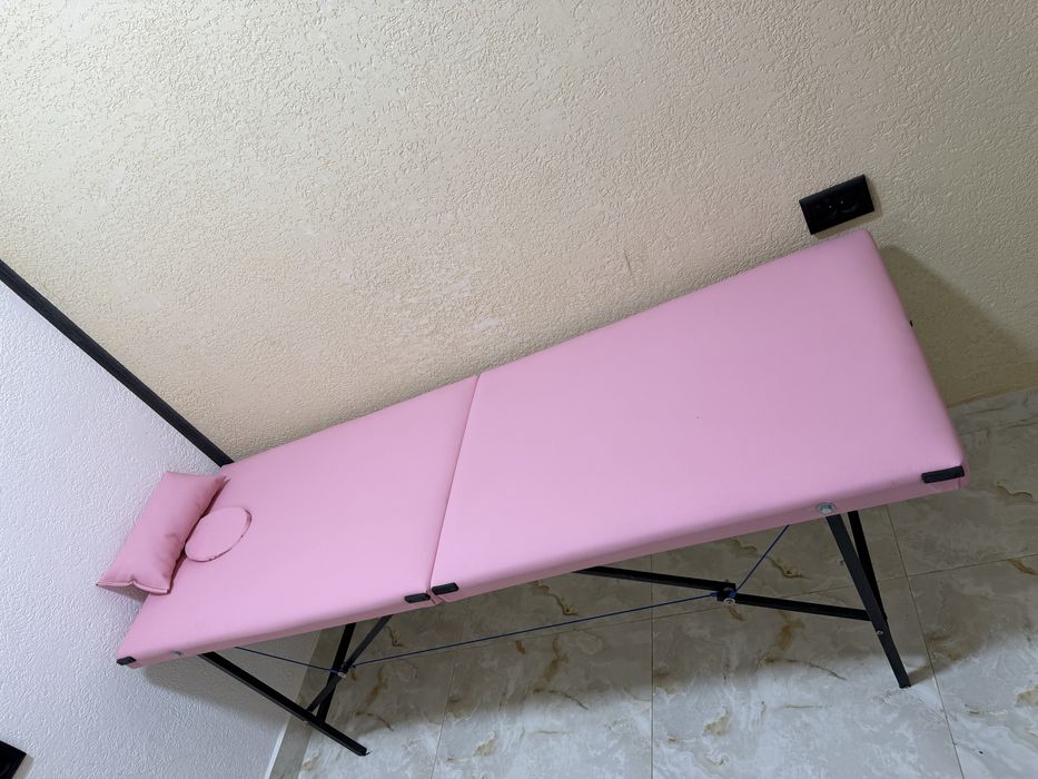 Срочно продаю кушетка пля салона