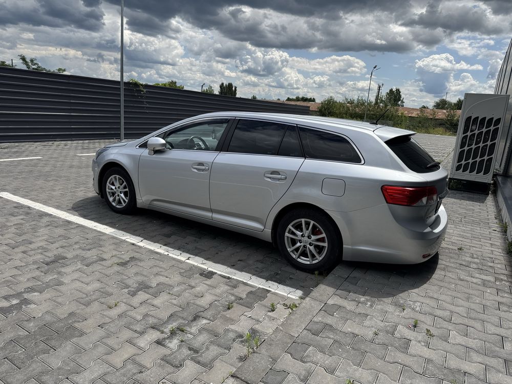 Toyota avensis t27 1.8 valvematic , facelift,  variante