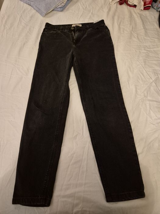 Blugi Bershka. Nr 36.