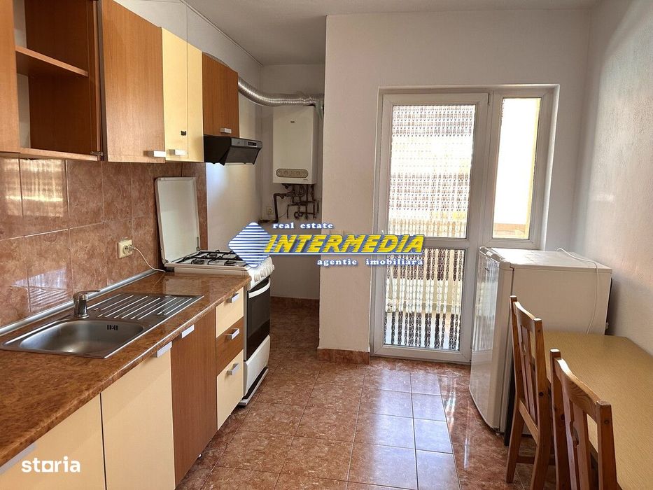 3 camere de inchiriat Bloc Nou Centru etaj 1 mobilat