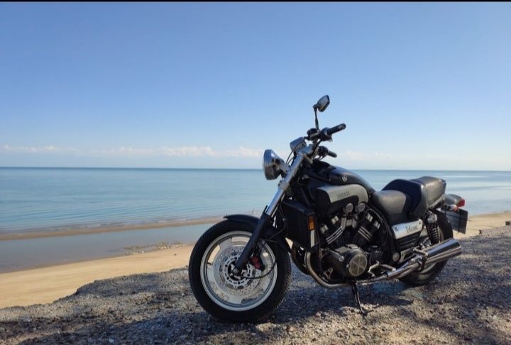 Yamaha v max 1200