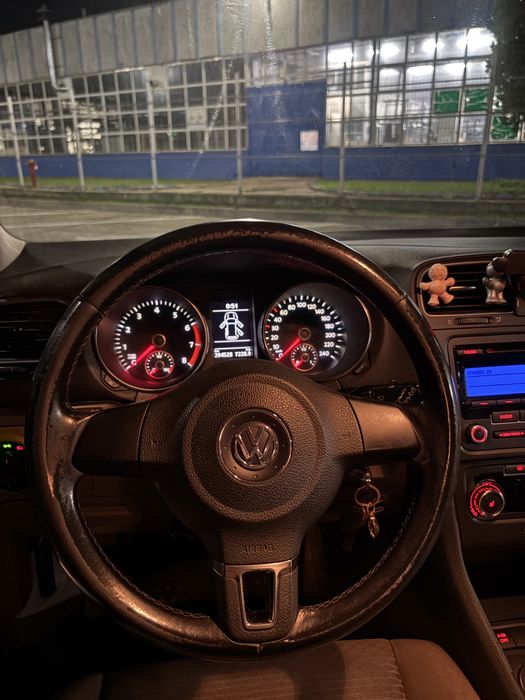 Vand Golf 6 1.6 benzina