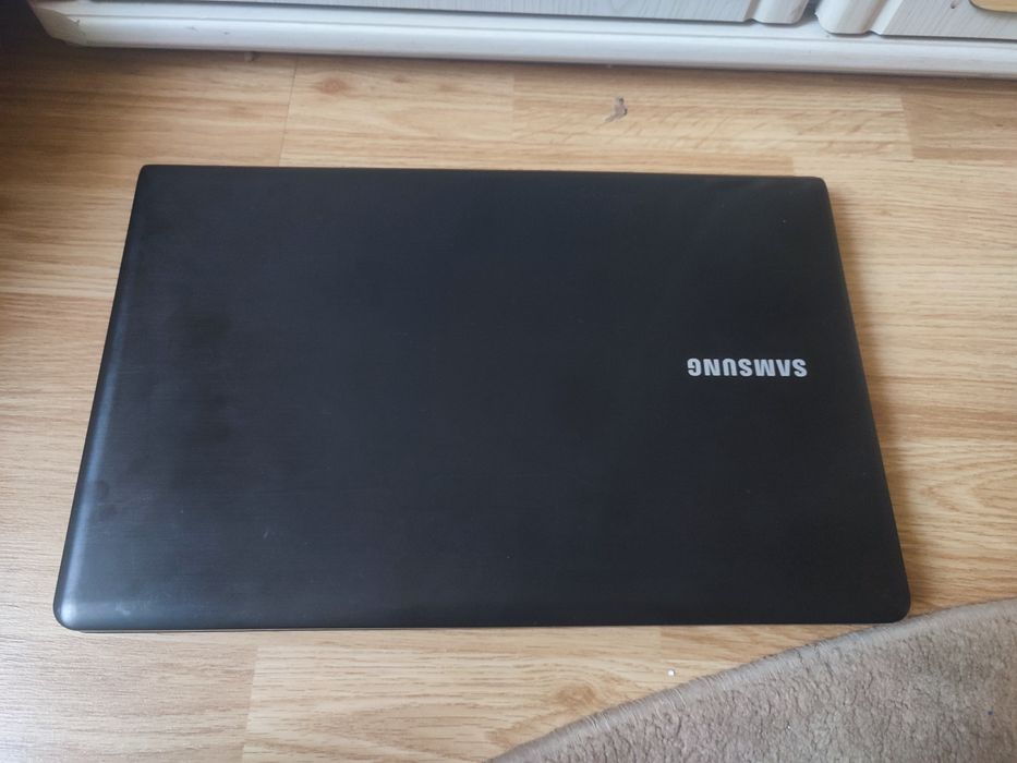 Carcasa Completa + Balamale + Accesorii interne - Samsung NP355E7C