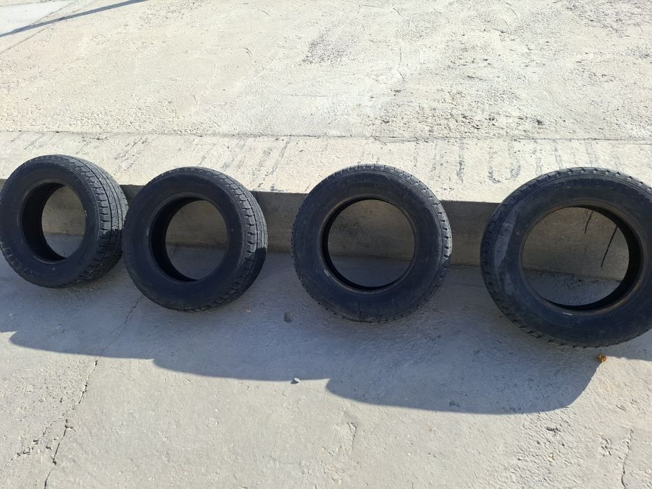 Продам зимние шины 4шт комплект