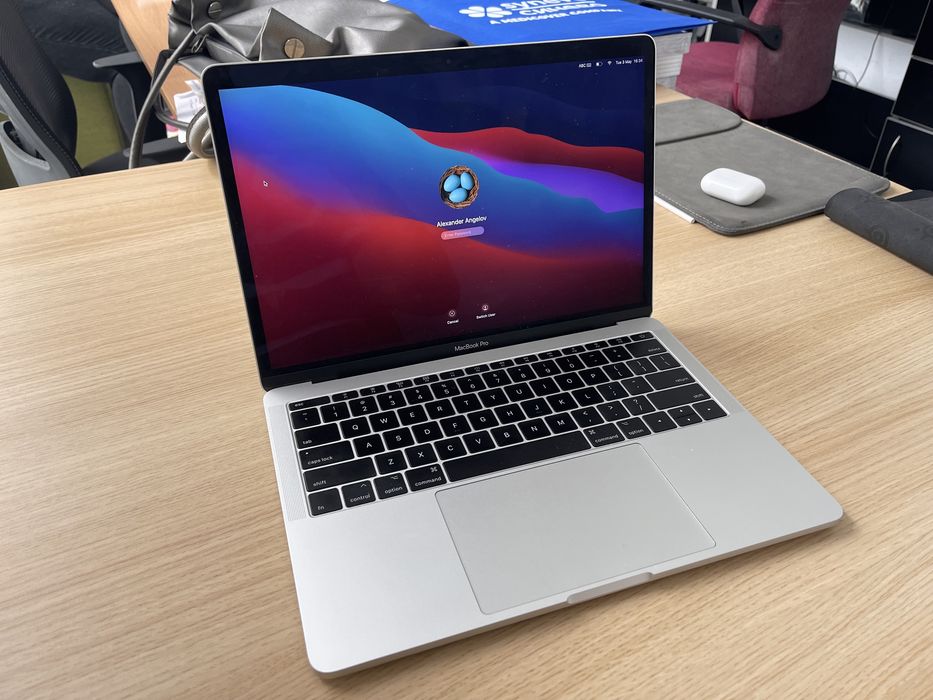 MacBook 13 инча 2017 8 GB 128 GB + калъф