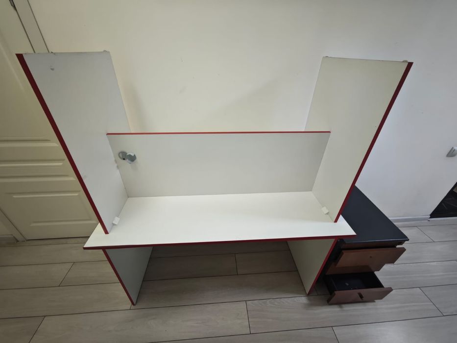 Столы офисные, кулер, тумба