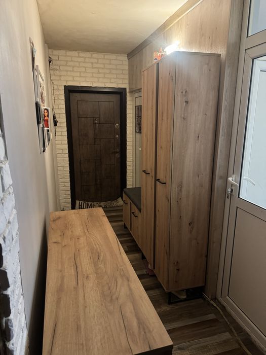 Продавам двустаен Радомир