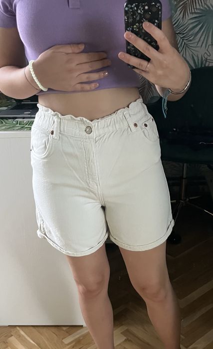Pantaloni scurti