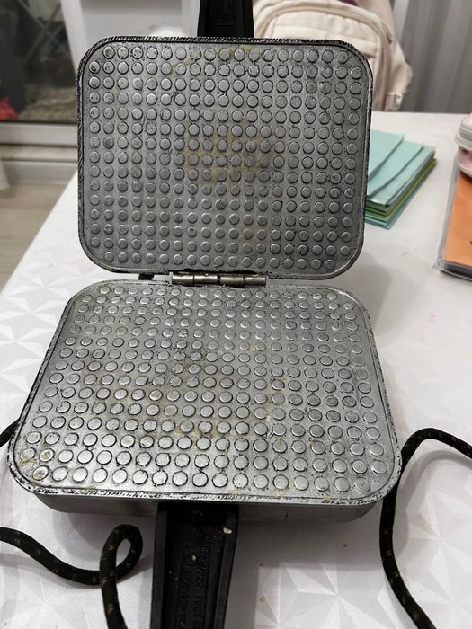 Продам советскую вафельницу