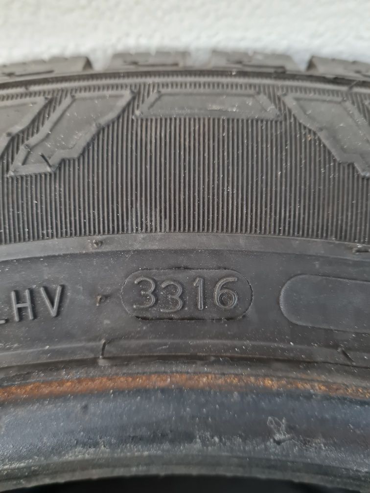 Зимни гуми за Бус 2 броя NOKIAN WeatherProof 195 60 R16C дот 3316