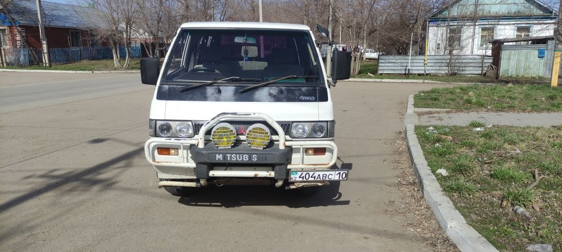 Продам Mitsubishi Delica Кирпич