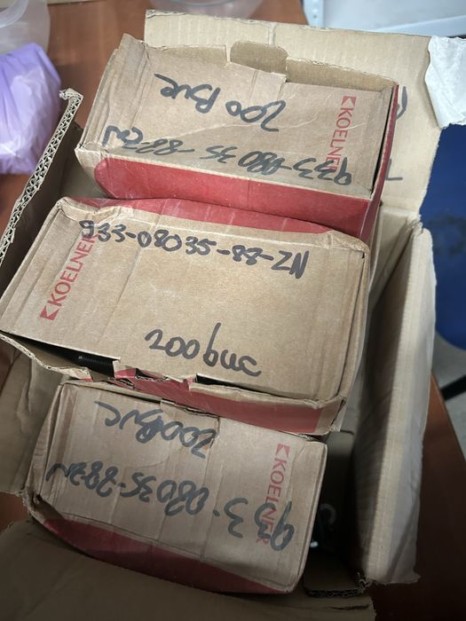 Suruburi exagonala de 8,8 mm