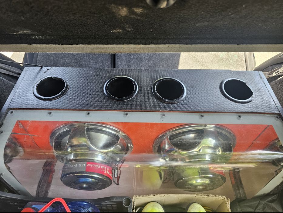 Vând subwoofer 1000w, 2 difuzoare, 350 rms reali