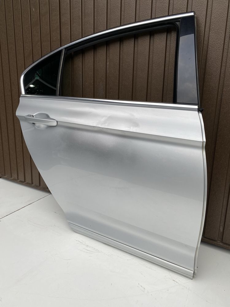 Usa dr spate vw Passat B8 Limuzina cod de culoare LA7W