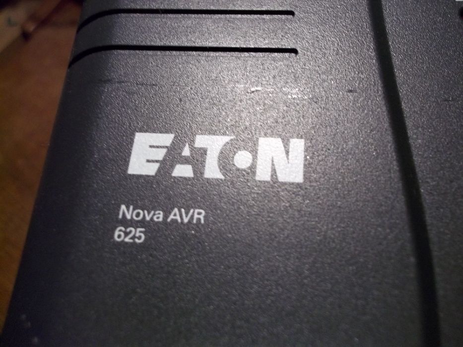 ups аварийно захранване eaton nova avr 625