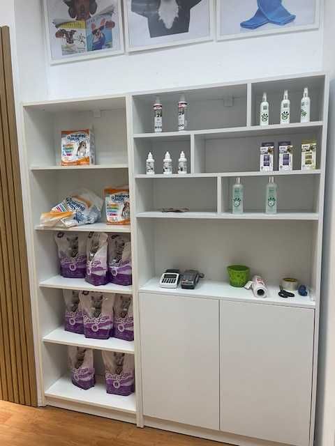 Vand Mobilier + Birou receptie