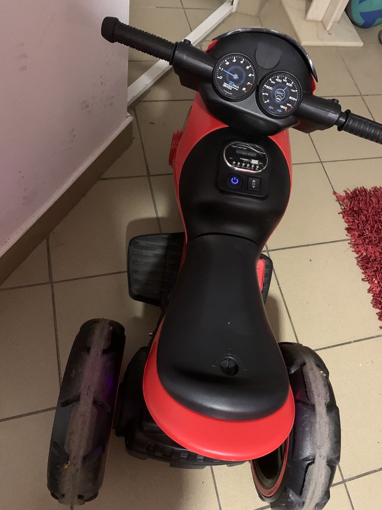 Vand motocicleta electrica pentru copii