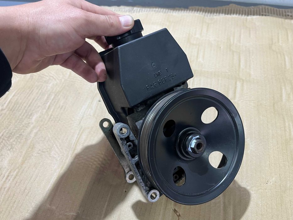 Хидравлична помпа за Mercedes W202 W208 W210 (2.0 / 2.3 Бензин)